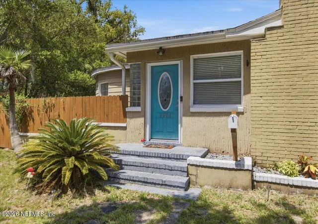 Photo 2 of Single family home for sale at 2284 Larchmont Rd, Jacksonville, FL 32207 | MLS# 2154710 | Listing updated on 2026-08-31
