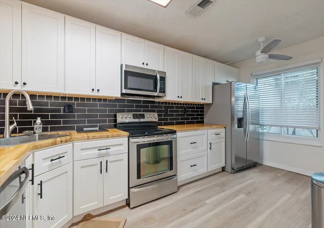 2nd image of 7701 Baymeadows Cir W #1124, Jacksonville, FL 32256 | MLS# 2154760