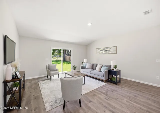 Photo 4 of Sale Pending at 433 Ponce Blvd, Jacksonville, FL 32218 | MLS# 2154722 | Listing updated on 2026-09-09
