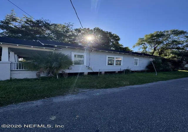 Photo 2 of Single family home for sale at 1050 W 8th Street, Jacksonville, FL 32209 | MLS# 2154801 | Listing updated on 2026-09-30
