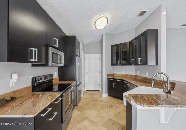 Photo 3 of Single family home for sale at 687 Scarlet View Ct, Orange Park, FL 32073 | MLS# 2155107 | Listing updated on 2026-09-01