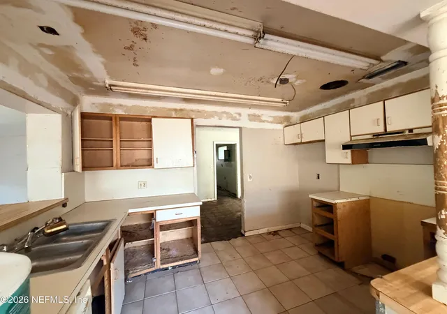 5th image of 1060 La Marche Dr, Jacksonville, FL 32205 | MLS# 2154873