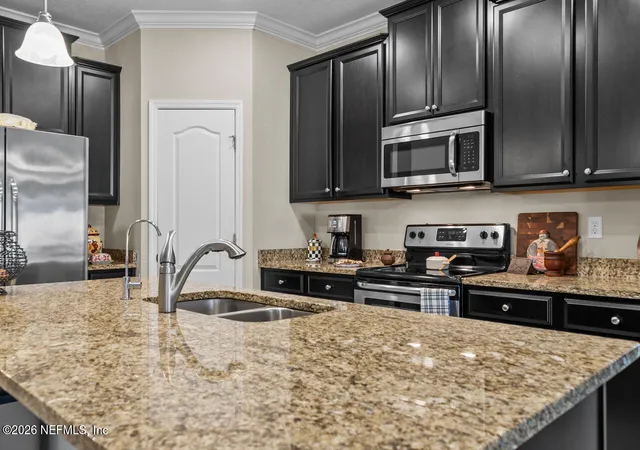 Photo 3 of Sale Pending at 10119 Dogwood Crk Dr, Jacksonville, FL 32222 | MLS# 2154906 | Listing updated on 2026-09-01