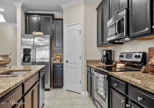 Photo 3 of Sale Pending at 10119 Dogwood Crk Dr, Jacksonville, FL 32222 | MLS# 2154906 | Listing updated on 2026-09-01
