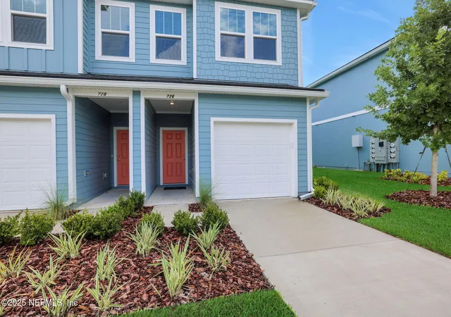 Photo 3 of Sale Pending at 788 Sailor Grv Ln, Jacksonville, FL 32221 | MLS# 2154908 | Listing updated on 2026-08-29