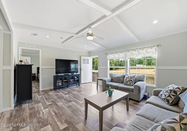 4th image of 132 Lake Lucy Ct, Interlachen, FL 32148 | MLS# 2154949