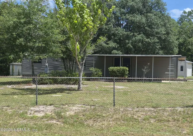 3rd image of 116 Claudia St, Interlachen, FL 32148 | MLS# 2154977
