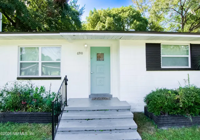 Photo 2 of Single family home for sale at 6910 Cartier Cir, Jacksonville, FL 32208 | MLS# 2155109 | Listing updated on 2026-09-07