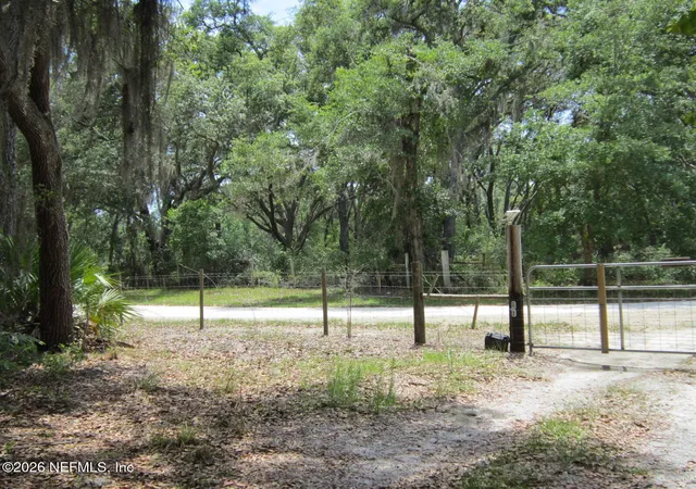 2nd image of 125 Kirby Ln, Melrose, FL 32666 | MLS# 2155079