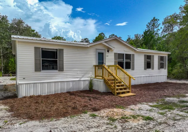 1st image of 117 Sumac St, Interlachen, FL 32148 | MLS# 2155183