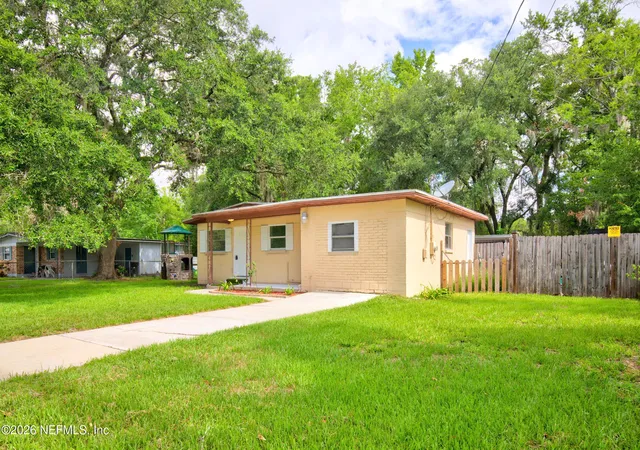 Photo 2 of Single family home for sale at 845 Floyd Cir N, Orange Park, FL 32073 | MLS# 2155078 | Listing updated on 2026-09-04