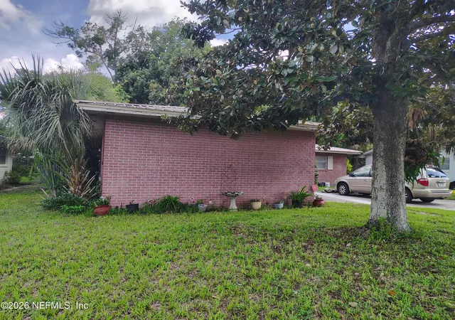 Homes for sale in Palatka, FL | 408 408 Magnolia Dr Dr, Palatka, FL 32177 | MLS# 2155132