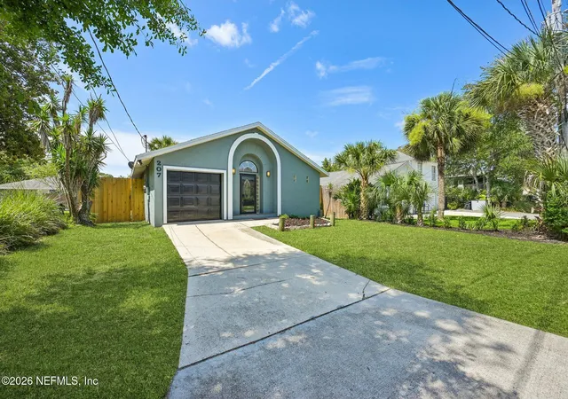 Photo 2 of Sale Pending at 207 B St, Saint Augustine, FL 32080 | MLS# 2155172 | Listing updated on 2026-09-08