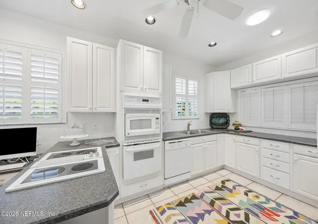 Photo 4 of Sale Pending at 4570 Middleton Park Cir W, Jacksonville, FL 32224 | MLS# 2162506 | Listing updated on 2026-09-10