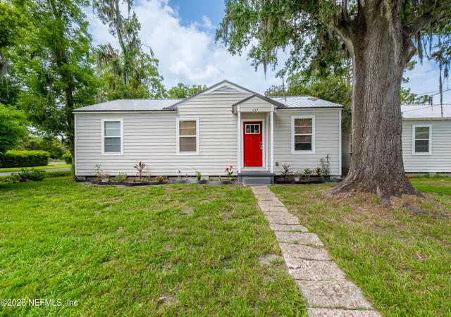 33rd image of 137 W Washington St, Starke, FL 32091 | MLS# 2155202