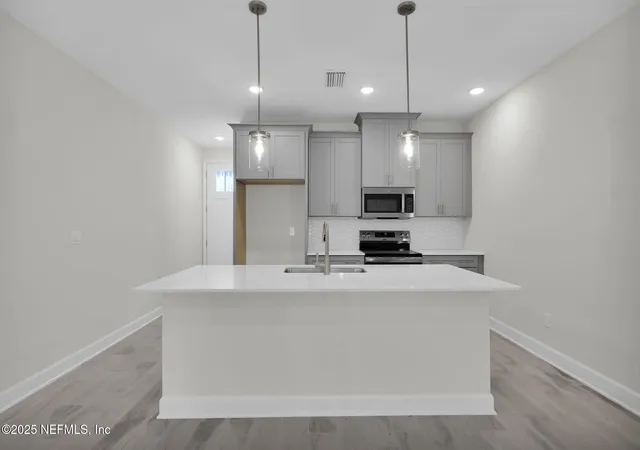 Photo 4 of Townhouse for sale at 31 Big Pine Ln, Ponte Vedra, FL 32081 | MLS# 2155372 | Listing updated on 2026-07-15