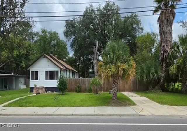 Photo 3 of Single family home for sale at 2923 W 5th Street, Jacksonville, FL 32254 | MLS# 2157283 | Listing updated on 2026-09-10