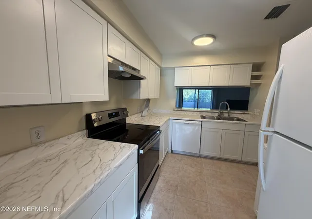 Photo 4 of Condo for sale at 5615 San Juan Ave #411, Jacksonville, FL 32210 | MLS# 2158507 | Listing updated on 2026-09-30
