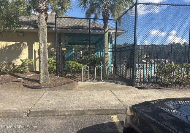 2nd image of 3711 Kirkpatrick Cir, Jacksonville, FL 32210
