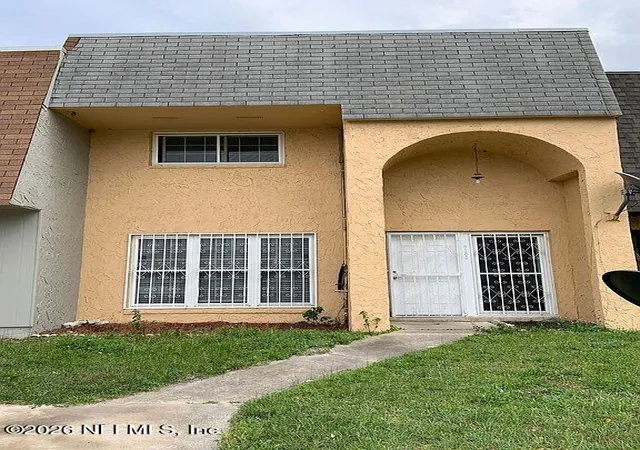 Photo 3 of Townhouse for sale at 6135 Tuscony Cir, Jacksonville, FL 32277 | MLS# 2160095 | Listing updated on 2026-09-18
