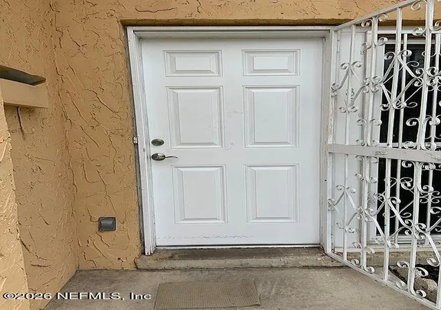 Photo 3 of Townhouse for sale at 6135 Tuscony Cir, Jacksonville, FL 32277 | MLS# 2160095 | Listing updated on 2026-10-09