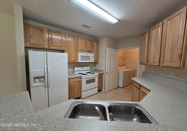 Photo 4 of Condo for sale at 785 Oakleaf Plantation Pkwy #613, Orange Park, FL 32065 | MLS# 2160275 | Listing updated on 2026-10-02