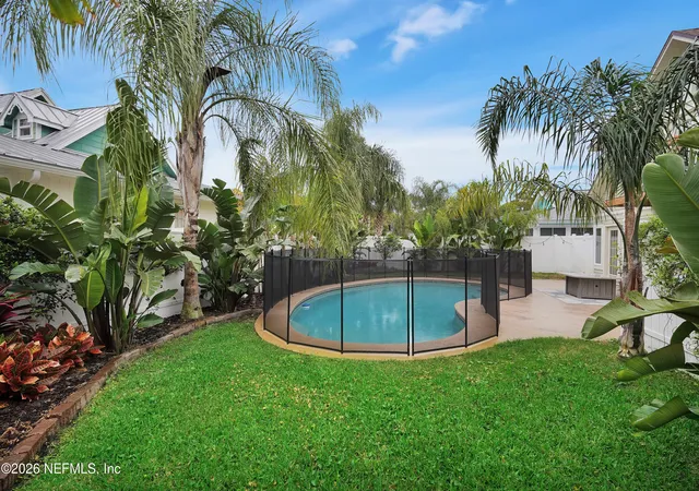 2nd image of 1110 Ruth Ave, Jacksonville Beach, FL 32250 | MLS# 2161357