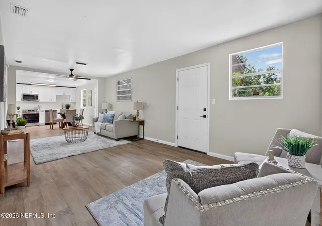 4th image of 1715 Brooker Pl, Jacksonville, FL 32207 | MLS# 2160587