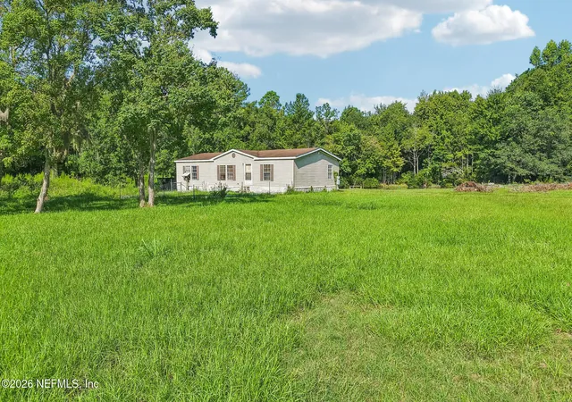 Photo 4 of Manufactured home for sale at 44191 Kingbird Dr, Callahan, FL 32011 | MLS# 2162314 | Listing updated on 2026-08-28