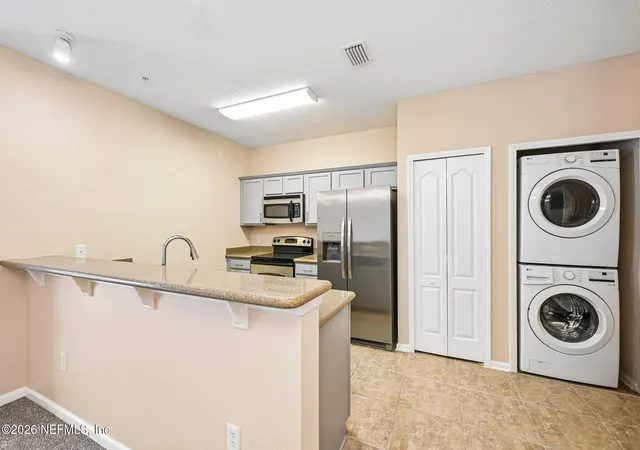 Listing Photo 4 - Condo for sale in building located at 4990 Key Lime Dr, Jacksonville, FL 32256 - Unit #205