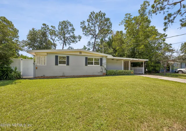 Photo 3 of Single family home for sale at 7904 Cezanne Dr N, Jacksonville, FL 32221 | MLS# 2161133 | Listing updated on 2026-09-07
