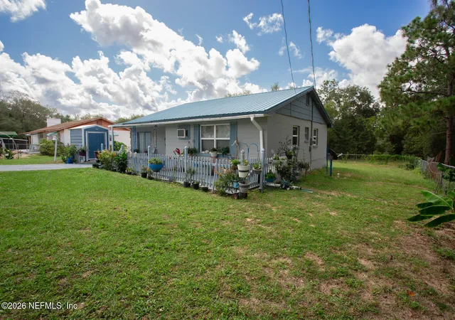 Photo 2 of Single family home for sale at 119 Oak Way, Interlachen, FL 32148 | MLS# 2162658 | Listing updated on 2026-08-31