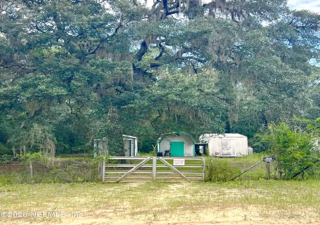 Photo 3 of Manufactured home for sale at 723 Brett Ave, Interlachen, FL 32148 | MLS# 2161163 | Listing updated on 2026-08-26