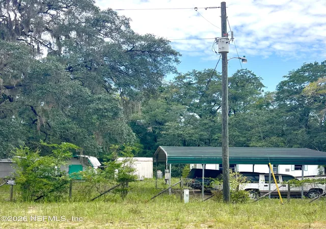 Photo 4 of Manufactured home for sale at 723 Brett Ave, Interlachen, FL 32148 | MLS# 2161163 | Listing updated on 2026-08-26