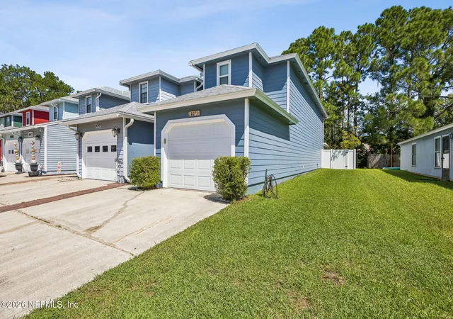 Photo 1 of Townhouse for sale at 4071 Laurelwood Dr, Jacksonville, FL 32257 | MLS# 2162380 | Listing updated on 2026-09-14