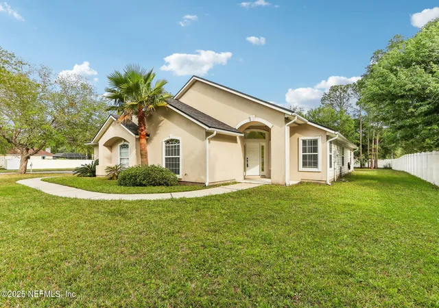 Photo 2 of Single family home for sale at 200 Nottingham Dr W, St. Johns, FL 32259 | MLS# 2161272 | Listing updated on 2026-08-25