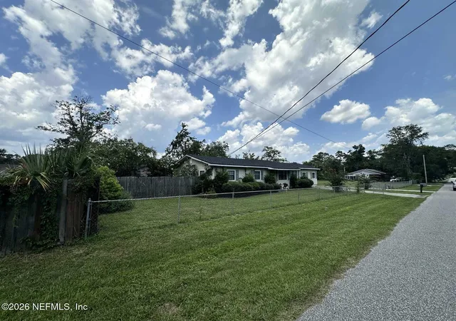 3rd image of 7959 Stuart Ave, Jacksonville, FL 32220 | MLS# 2161235