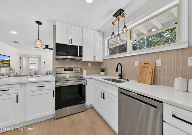 Photo 4 of Sale Pending at 1123 Ovington Rd S, Jacksonville, FL 32216 | MLS# 2161239 | Listing updated on 2026-10-01