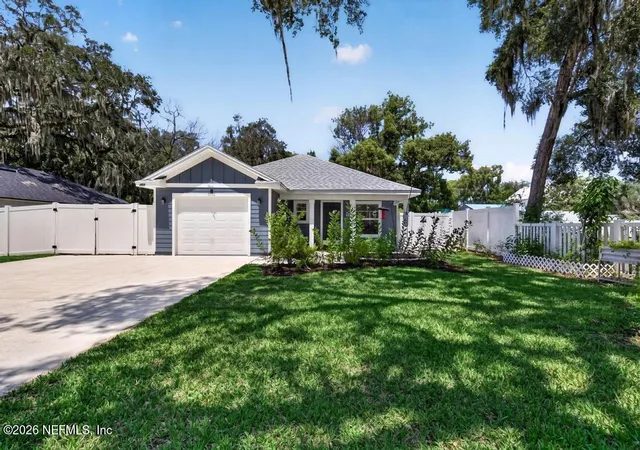 1st image of 806 Cove St, Green Cove Springs, FL 32043 | MLS# 2161273