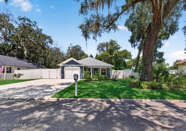 2nd image of 806 Cove St, Green Cove Springs, FL 32043 | MLS# 2161273