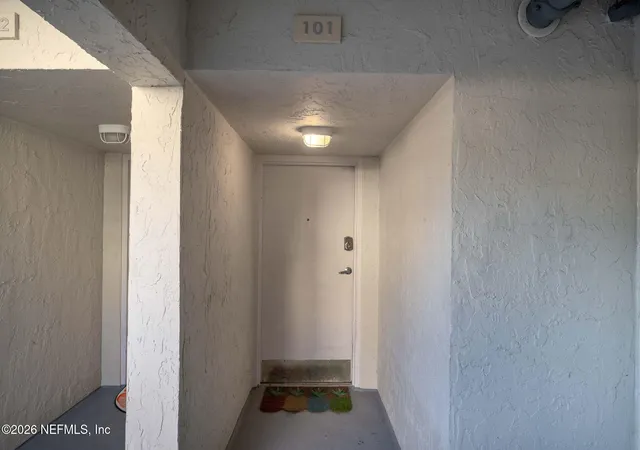 2nd image of 10 N 11th Ave N #101, Jacksonville Beach, FL 32250 | MLS# 2161348