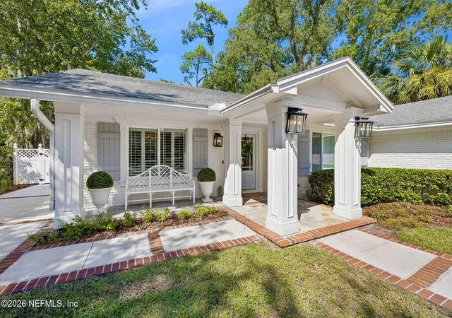 Photo 3 of Single family home for sale at 1237 Mapleton Rd, Jacksonville, FL 32207 | MLS# 2161290 | Listing updated on 2026-09-05