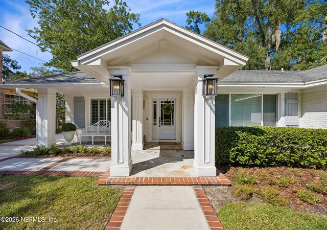 Photo 4 of Single family home for sale at 1237 Mapleton Rd, Jacksonville, FL 32207 | MLS# 2161290 | Listing updated on 2026-09-05