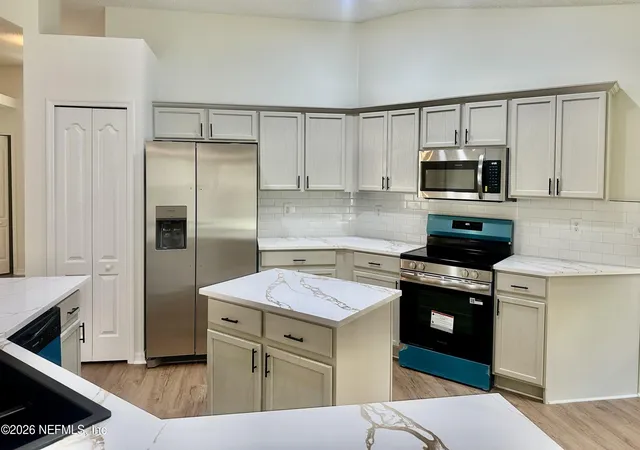3rd image of 2330 Cherokee Cove Trl, Jacksonville, FL 32221 | MLS# 2161336