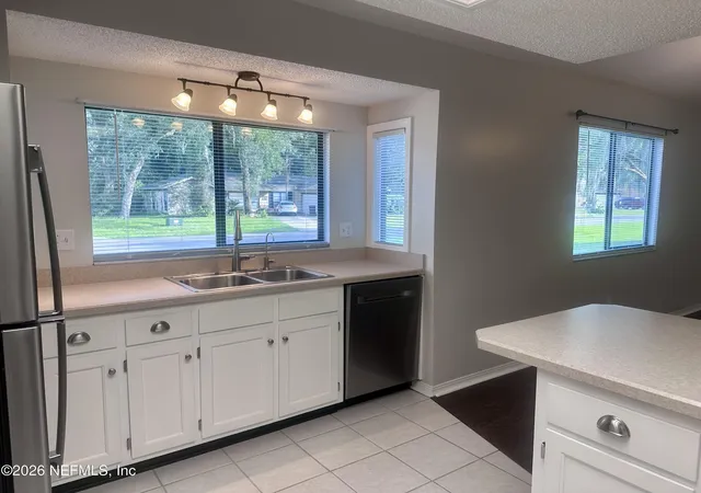 Photo 3 of Single family home for sale at 6282 Island Forest Dr, Fleming Island, FL 32003 | MLS# 2161677 | Listing updated on 2026-10-05