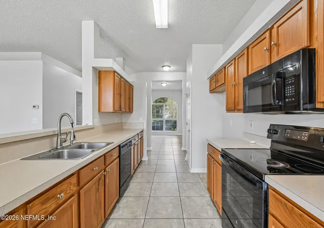 Photo 4 of Single family home for sale at 476 Hillside Dr, Orange Park, FL 32073 | MLS# 2162073 | Listing updated on 2026-10-29