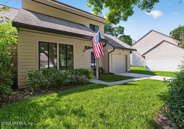 Photo 3 of Townhouse for sale at 4129 Hanging Moss Ct, Jacksonville, FL 32257 | MLS# 2161401 | Listing updated on 2026-08-23