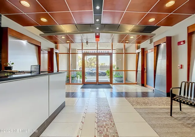 Listing Photo 4 - Condo for sale in building located at 320 1St St N, Jacksonville Beach, FL 32250 - Unit #810