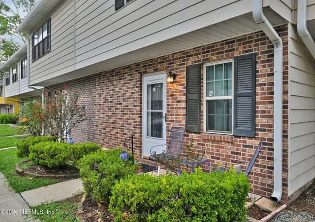 Photo 1 of Sale Pending at 904 Kettering Wy, Orange Park, FL 32073 | MLS# 2162064 | Listing updated on 2026-09-17