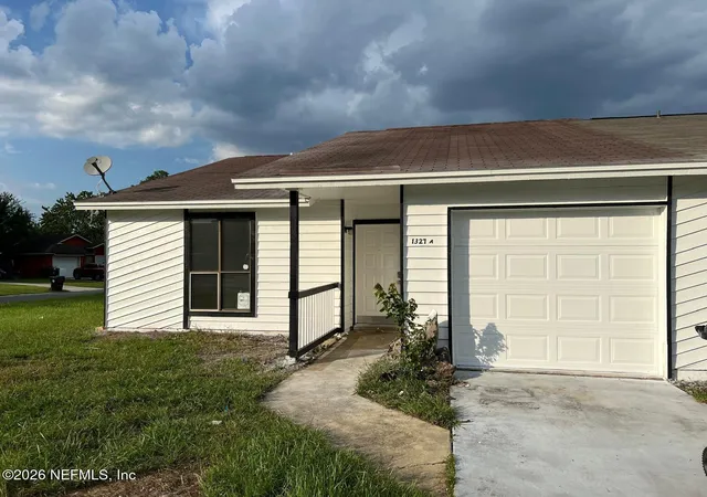 Photo 1 of Single family home for sale at 1327 Bay Hill Blvd #A, Orange Park, FL 32065 | MLS# 2161541 | Listing updated on 2026-08-26
